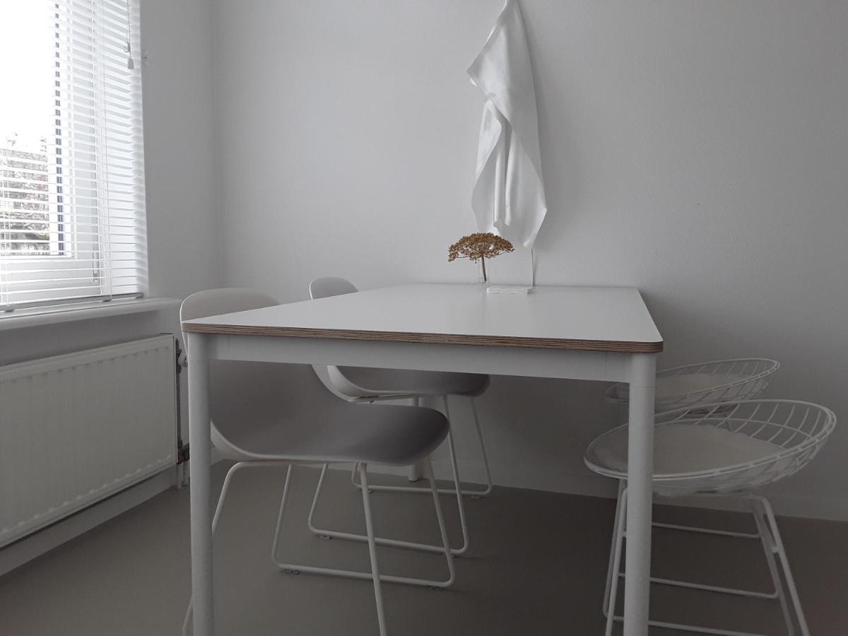 Maan + Galerie *